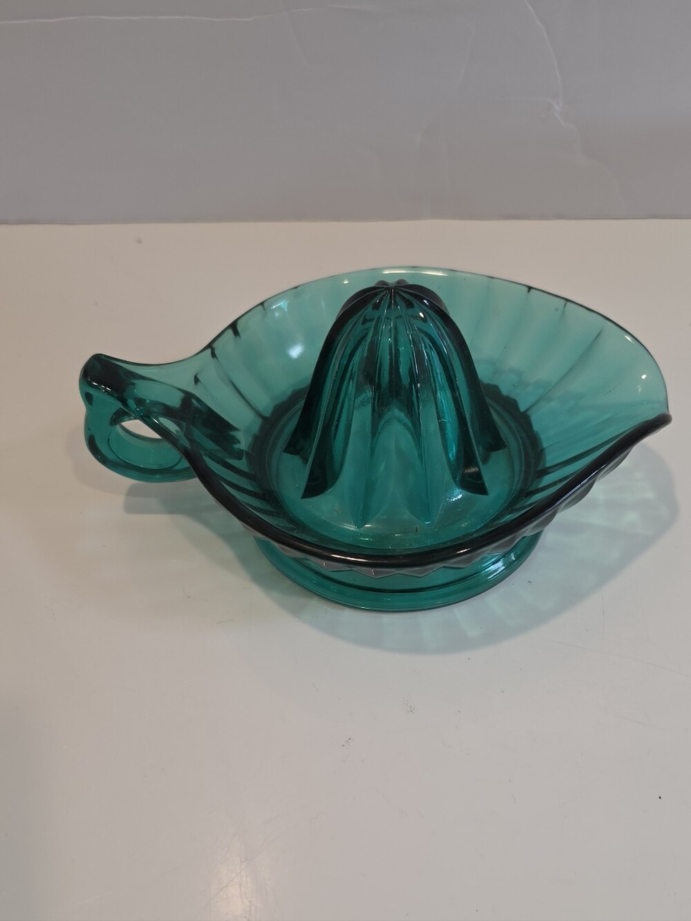 Vintage Emerald Green Glass Citrus Juicer Reamer